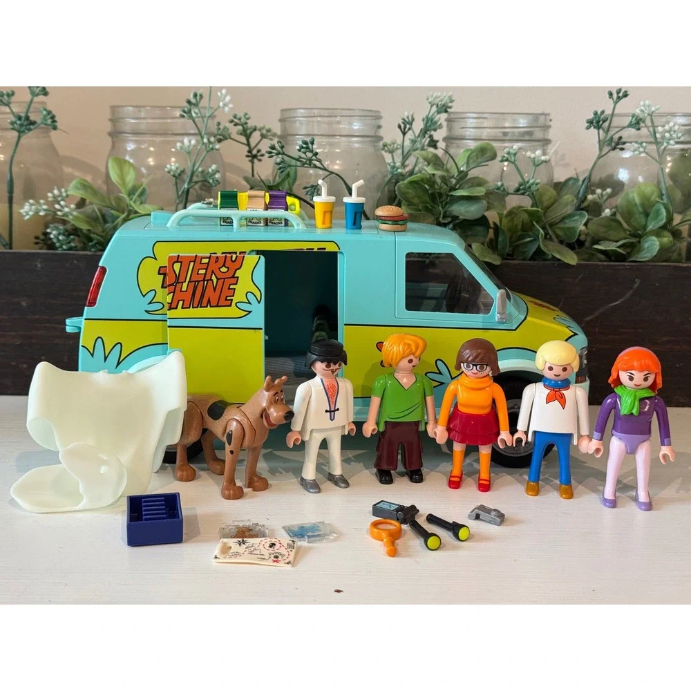 Rare 2019 Playmobil Scooby-Doo Mystery Machine playset with Full Gang Figures